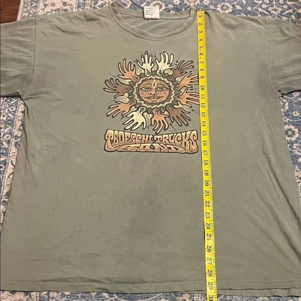 Tedeshi Trucks Band Green Sun Graphic Pullover T-Shirt Music Concert
